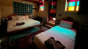 هتل سنتی نیایش شیراز سه تخت اقتصادی