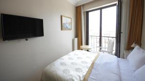 هتل بوتیک ۲۴ استانبول Deluxe Double Room with Balcony and Sea View