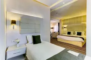هتل هویزه تهران سه تخت رویال