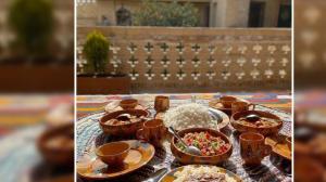 اقامتگاه بوم گردی توتی شیراز رستوران