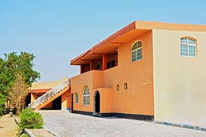 نمای ساختمان مجتمع اقامتی ساحل طلائی قشم