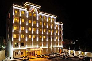 نمای ساختمان هتل ابریشمی لاهیجان