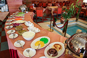 رستوران هتل بزرگ زنجان 3