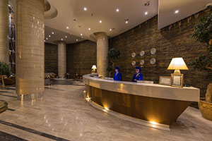 پذیرش هتل بزرگ شیراز