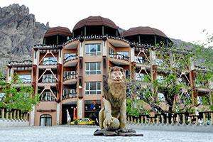 نمای ساختمان هتل بزرگ کوهستان بیرجند