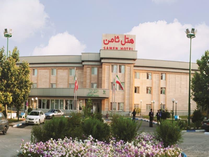 نمای بیرونی هتل ثامن مشهد