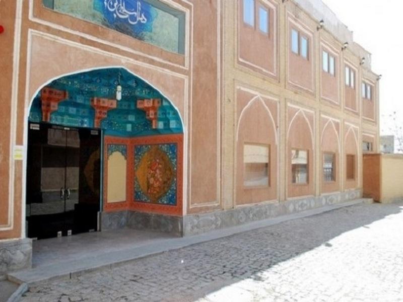 نمای بیرونی هتل سنتی ابن سینا اصفهان