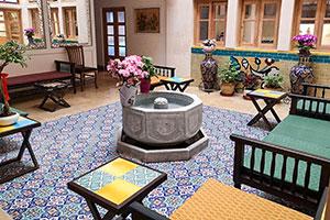 لابی هتل سنتی بخردی اصفهان