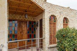 فضای داخلی هتل سنتی راز شیراز
