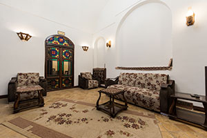 لابي هتل سنتی رز یزد