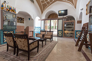 لابي هتل سنتی مظفر یزد