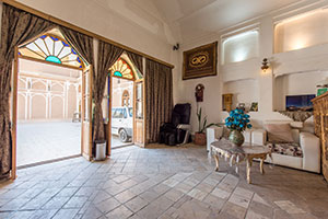 لابي هتل سنتی مهر یزد