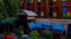 هتل سنتی نیایش شیراز نماي بيروني