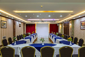 سالن کنفرانس هتل عالی قاپو اصفهان
