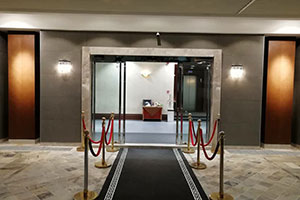 ورودی هتل قصر الضیافه مشهد