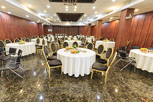 سالن اجتماعات ملل هتل هویزه تهران