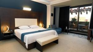 هتل آتانا تهران دو تخت دبل کینگ گاردن بالکنی