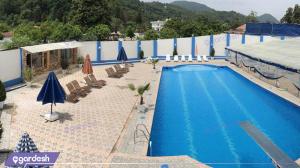 استخر روباز متل خزر