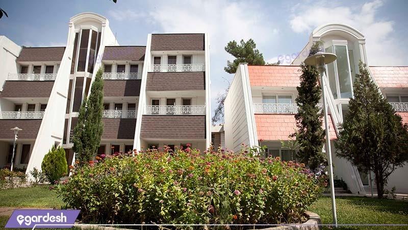 نمای ساختمان مجتمع جهانگردی شیراز