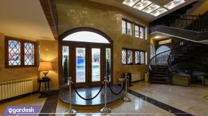 ورودی هتل ارگ