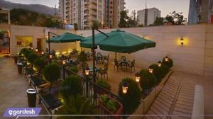 محوطه نشیمن فضای باز هتل الیزه