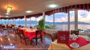 رستوران هتل جهانگردی مریوان