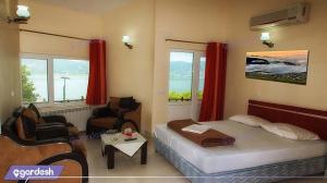 اتاق سه نفره هتل جهانگردی مریوان