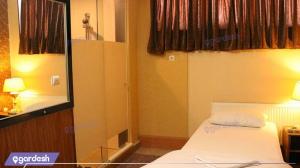 اتاق یک تخته هتل زنده رود 