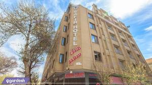 نمای ساختمان هتل سفیر