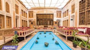 حیاط هتل سنتی ملک التجار