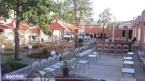 حیاط هتل قصر اسکو