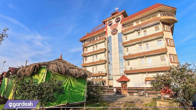 نمای ساختمان هتل ماندگار