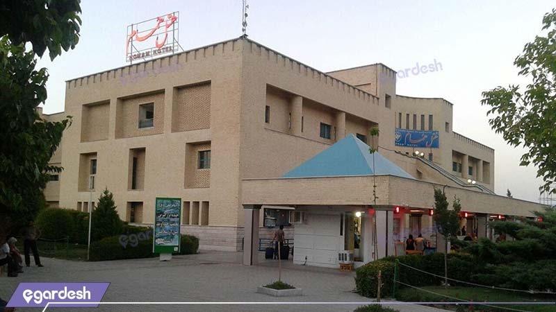 نمای ساختمان هتل همام