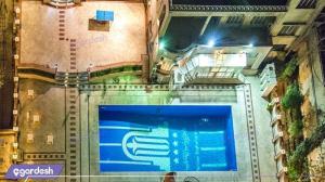  محوطه هتل پارسیان انقلاب