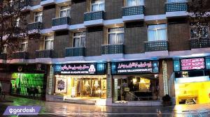 نمای ساختمان هتل پارسیان عالی قاپو