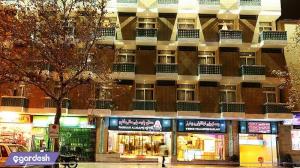 نمای ساختمان هتل پارسیان عالی قاپو