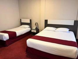 هتل پاسارگاد تهران سوئیت سه تخت