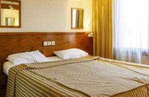 هتل چهل پنجره اصفهان دو تخت