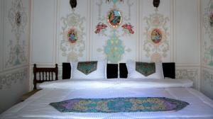 اقامتگاه سنتی شیخ لطف الله اصفهان دبل