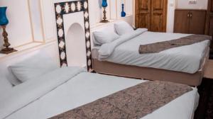 اقامتگاه سنتی عمارت طاووسیه اصفهان صمصام سه تخت