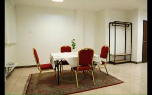 خانه مسافر پرشین پلازا مطهری تهران آپارتمان چهارخوابه هشت تخته