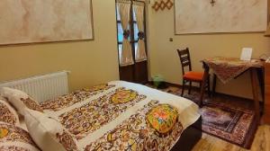 اقامتگاه سنتی پهلوان رزاز تهران دو تخت نقلی گوشه