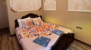 اقامتگاه سنتی پهلوان رزاز تهران دو تخت ارسی