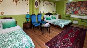 اقامتگاه سنتی پهلوان رزاز تهران سه تخت بهارخواب