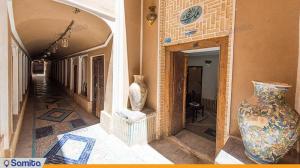 ورودی هتل سنتی ملک التجار