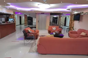 لابی هتل آپارتمان نیستان رامسر