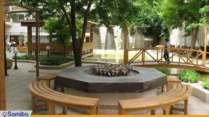 محوطه نشیمن فضای باز هتل تهران