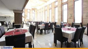 رستوران هتل مزرعه معین