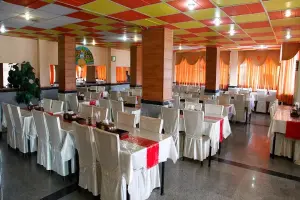 رستوران هتل سیروس رودسر