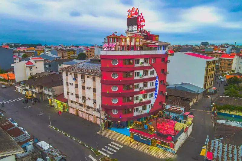 نمای بیرونی هتل آپارتمان صبوری رشت